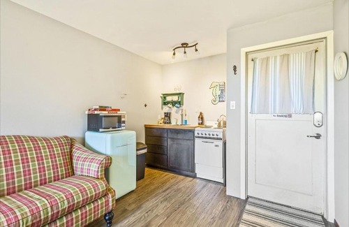 Grayland House | Kendrick Condo