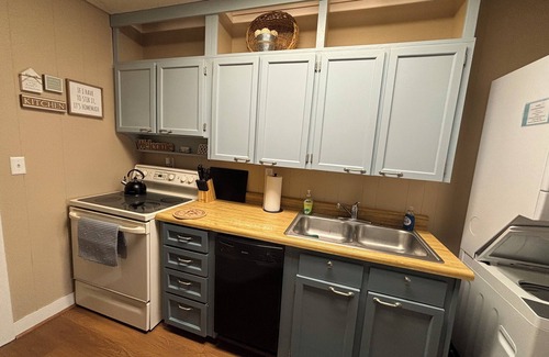 Alma House | Kennedy Kottage- Unwind & RelaxnEntire home located in Alma, Nebraska.