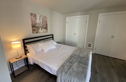 Kent House | Kent-EntireUpperLevel Duplex on Private Street