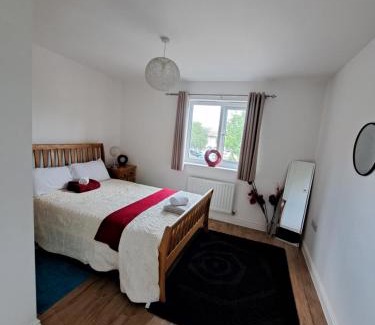 Bobbing Apartment | Kent Sittingbourne Entire Home Close to the Beach