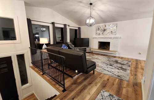 Covington House | Kent Upper Floor! No pets, SEVERE ALLERGIES