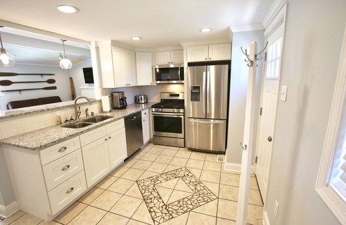 Gilbertsville House | Kentucky Lake 3 Bedrooms, 2 Bath Private Home W/Private Dock.
