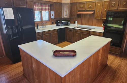 Benton House | Kentucky Lake House on Jonathan Creek