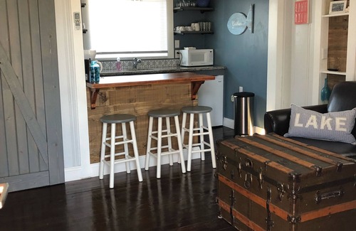 Geneva-on-the-Lake Cottage | Kenzie's Sandcastle is a cozy 1 bedroom cottage with a partial lake view.