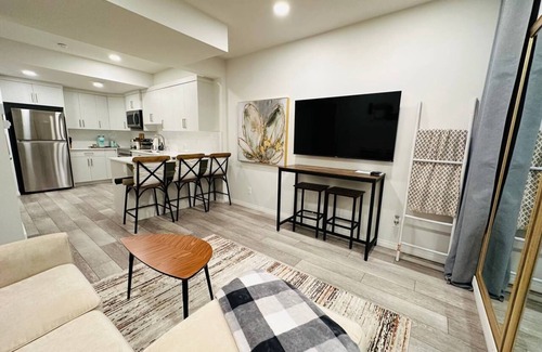 Cochrane House | Keonn's Suite Escape