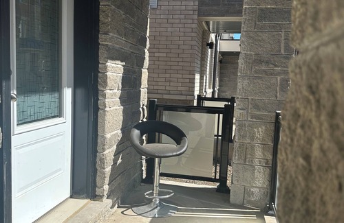Brampton Apartment | Keppel Circle Residence