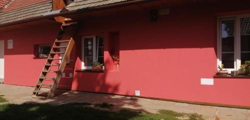 Konesin Hotel | Keramický a výtvarný ateliér Konešín