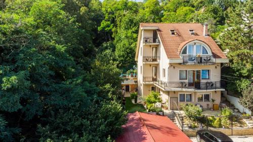 Szentendrei House | Kerekhegy Vendégház