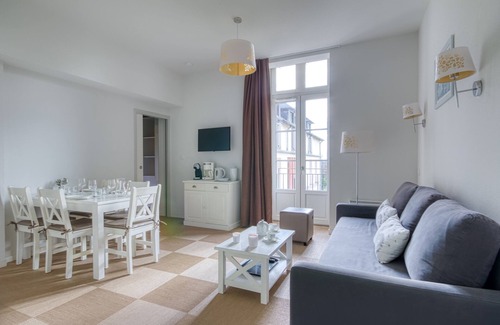 Baden Apartment | Kergonano - Parking privé et piscine