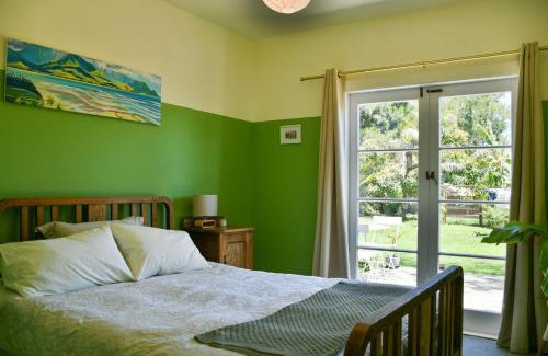 Kerikeri House | Kerikeri Bedroom and Lounge