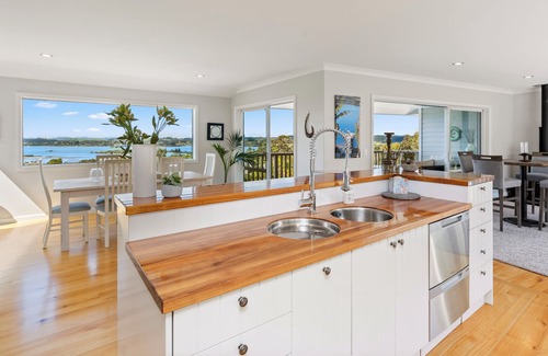 Kerikeri House | Kerikeri Sea Views 4 Bedroom House