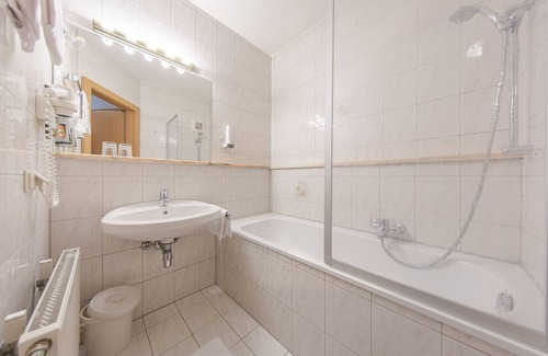 Graz-Straßgang Hotel | Kern Buam