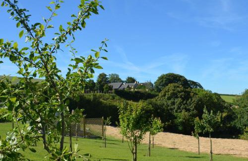 Totnes Bed & Breakfast | Kerswell Farmhouse