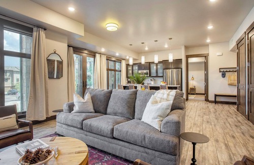 Park City Apartment | Kestrel by Avantstay Close to the Ski Slopes in This Majestic Home in Park City