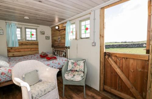 Newton Stewart House | Ketburn Shepherds Hut at Balnab Farm