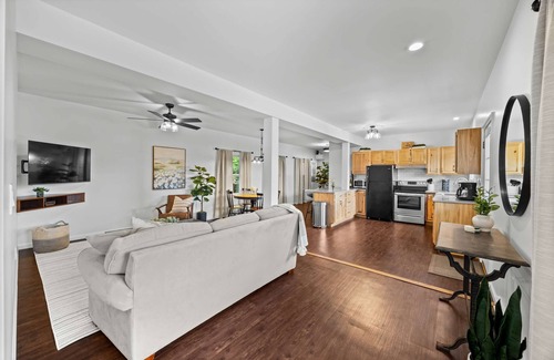 Hammondsport House | Keuka Lake View + Firepit + Wineries Nearby