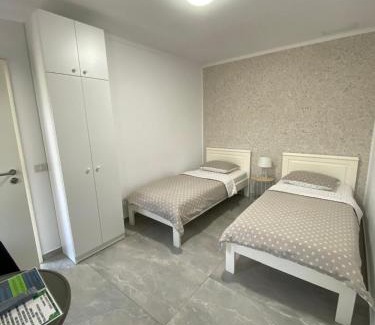 Giarmata House | Kevin&Jessica Rooms