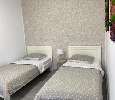 Giarmata House | Kevin&Jessica Rooms