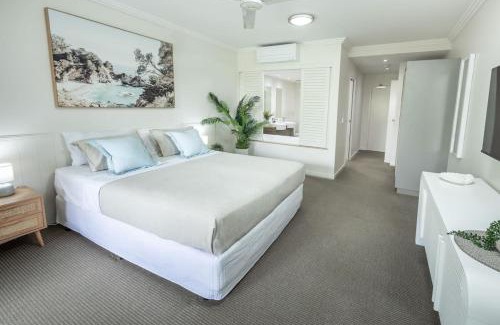 Kewarra Beach Apartment | Kewarra Beach Studio Apt with Resort Pool and BBQ