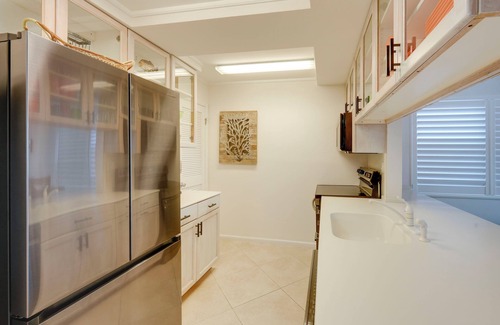 Rock Harbor Condo | Key Largo Getaway w/Bay Views + Pool Access!