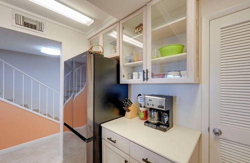 Rock Harbor Condo | Key Largo Getaway w/Bay Views + Pool Access!