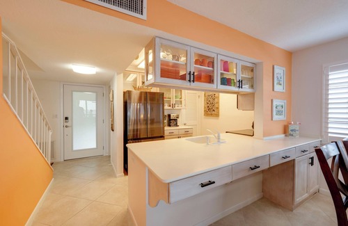 Rock Harbor Condo | Key Largo Getaway w/Bay Views + Pool Access!