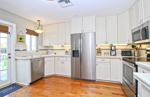 Marathon House | Key Lime Kottage- Waterfront Home on Gulf of Mexico w/Private Pool, Dock & More