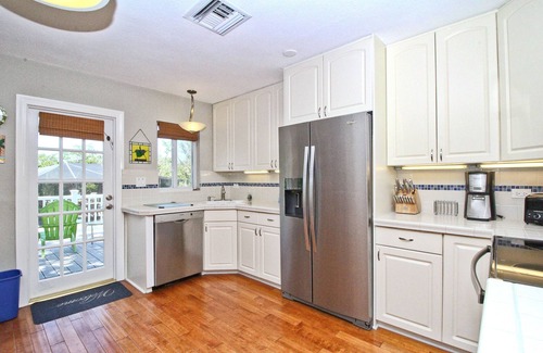 Marathon House | Key Lime Kottage- Waterfront Home on Gulf of Mexico w/Private Pool, Dock & More