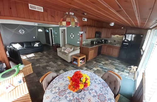 Monticello House | Key Lime Resorts - Unit #5 - 5 O'Clock Somewhere Lake House