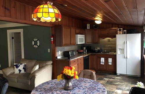 Monticello House | Key Lime Resorts - Unit #5 - 5 O'Clock Somewhere Lake House