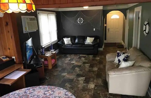 Monticello House | Key Lime Resorts - Unit #5 - 5 O'Clock Somewhere Lake House