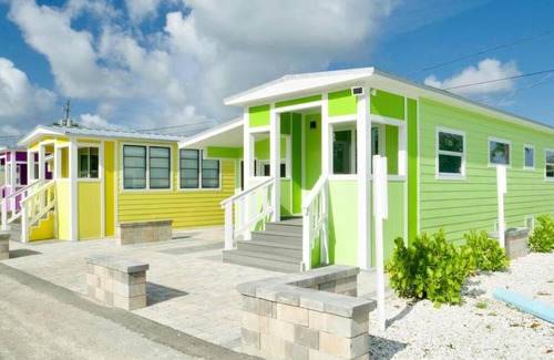 Southgate House | Key Lime Tiny Home New&Cozy