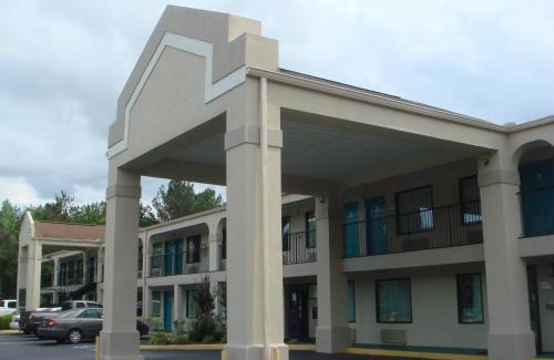 Roanoke Hotel | Key West Inn - Roanoke
