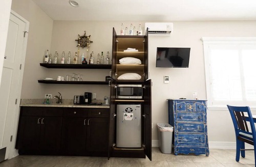 Dunedin Cottage | Key West Style Cottage - with pool/hot-tub