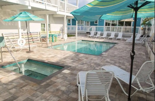 Dunedin Cottage | Key West Style Cottage - with pool/hot-tub