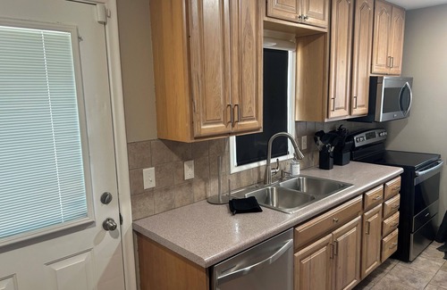 Lincoln House | Keyless Entry, 3 BR 2 BA, 5 total nBeds, Family Friendly