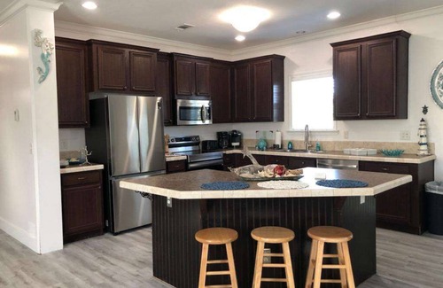 Big Pine Key House | Keys 3 Bedroom Corner Home near Beach & Key West