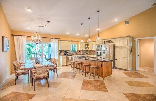 Coury House | Keys Paradise on Coury Drive Key Colony Beach. Vacation in resort style
