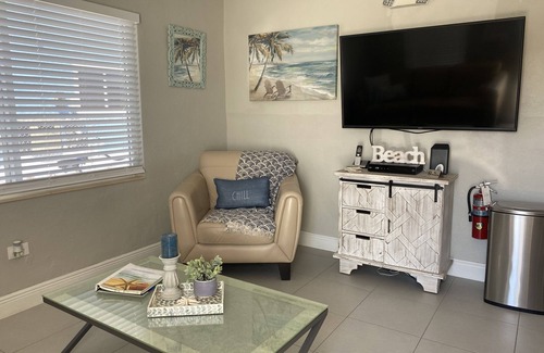 Marathon Cottage | Keys Waterfront Half-Duplex, Ocean side 37' Dock,