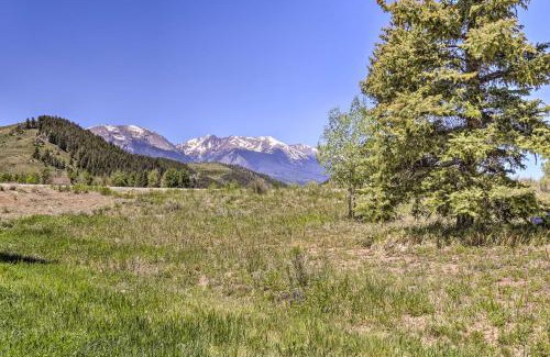 Summit Cove Apartment | Keystone Condo with Patio and Mountain Views!