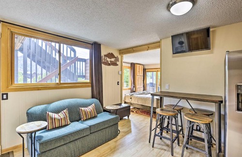 Mountain House Apartment | Keystone Mountain Getaway Walk to Ski Lifts
