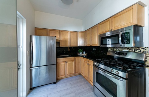 West Avenue Apartment | KeyWest suite 2BD/1BA SoBe walk to LincolnRD & Bay