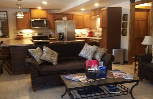 Center Lovell House | KEZAR LK, Dogs w/fee,8.6 ml Pleasant Ski, 1ml Golf/beachs/trail/snowmobile accnn