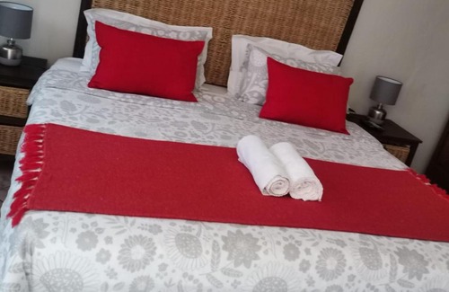 Bloemfontein Apartment | Khanya Room