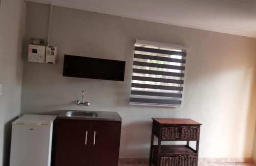 Bloemfontein Apartment | Khanya Room