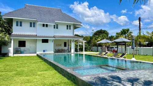 Khuekkhak Apartment | Khaolak Home - Large 16 Meters Lap Swimming Pool with 500Mbps private WIFI