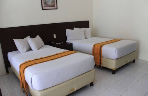 Parapat Hotel | Khas Parapat