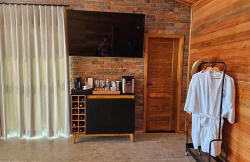 Jaboticatubas Ski Chalet | Khaya Chalés - Chalés de Luxo na Serra para Casais com Hidro