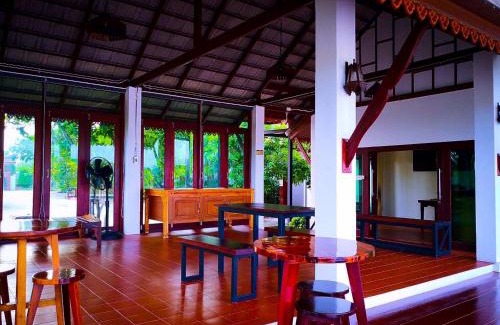 Nakhon Si Thammarat Hotel | Khum Nakhon Hotel