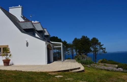Poullan-sur-Mer Villa | Kichen Ar Mor